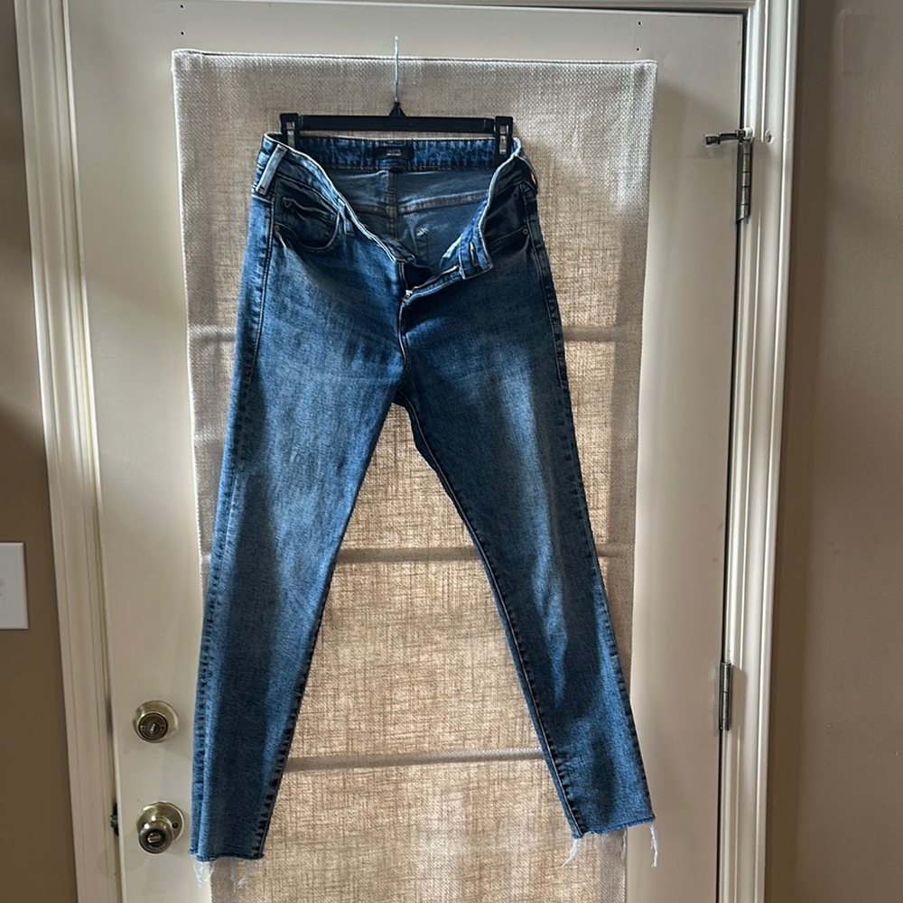 Classic Blue Skinny Jeans with Tapered Legs